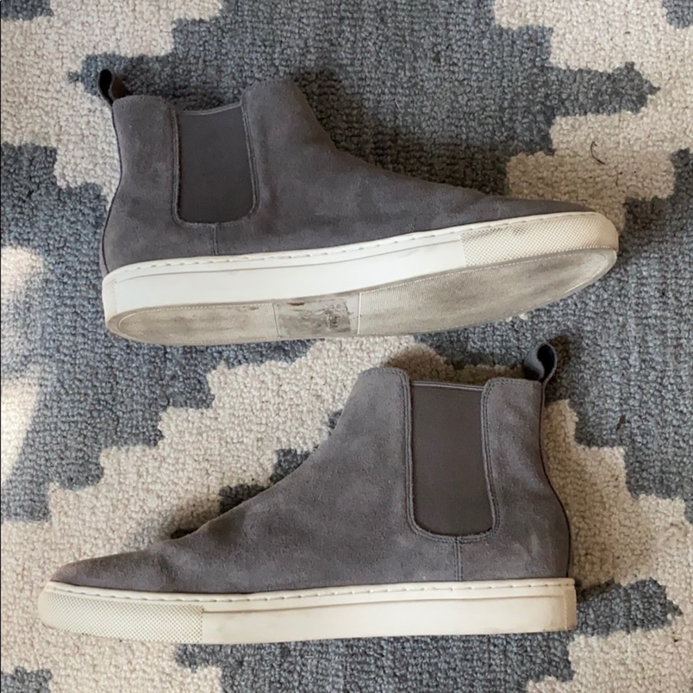Men’s Suede Sneaker